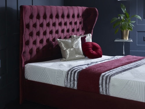 Maroon on sale velvet bed